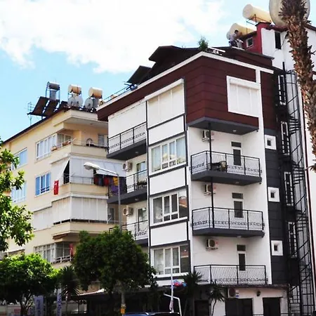 Oezcakil Boutique 2*